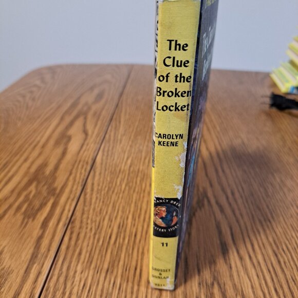 Nancy Drew The Clue Of The Broken Locket Hard Cover Book #11 1965 - Picture 6 of 9
